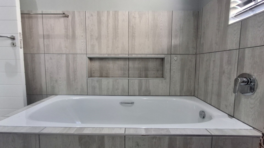 3 Bedroom Property for Sale in Hartenbos Central Western Cape